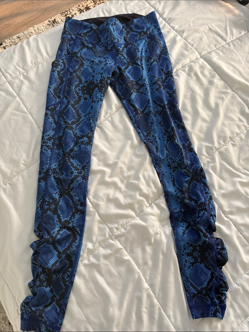 Lululemon Blue Snake-Print Leggings